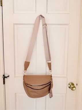 Emmafy GoFree Woven Vegan Leather Crossbody Bag in Light Brown